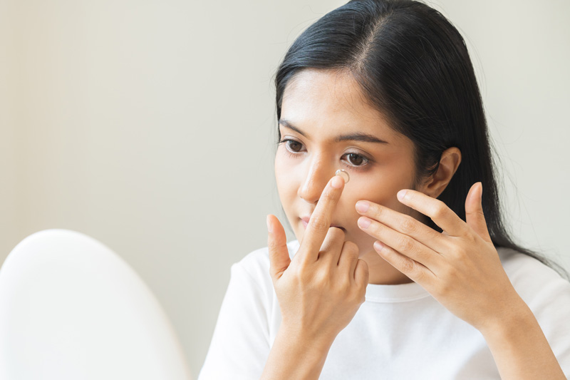 Bad Contact Lens Habits To Leave Behind